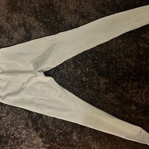 Skims brand new “outdoor” legging with tags. Size small.